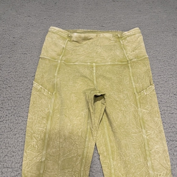 Lululemon Fast and Free High Rise Tight 25" *Ice Dye
Ice Wash Hazel Green size 2 - Picture 5 of 8